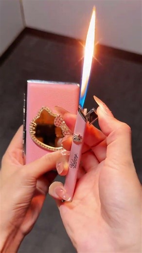 Tag your good friend to get this elegant, cute, and fashionable cigarette lighter set.