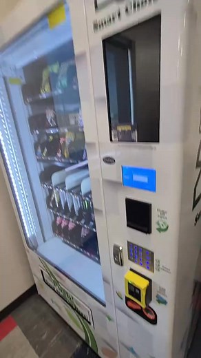 7.2K views · 91 reactions | How much made my 6000$ vending machine #vendingmachine #fyp #vending #usa #money #reelstrending #reelviral | Vendor boy | Facebook