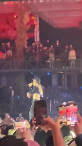 Belinda reversiona "Sapito", al ritmo de los corridos tumbados Lo que resultó toda una sorpresa fue cuando comenzaron a sonar los primeros acordes de "El baile del sapito", ya que en varias presentaciones en vivo se había negado a interpretarla. Sin embargo, el tema sonó distinto a sus sonidos originales, pues a pesar de que la canción cuenta con sonidos de acordeón, la noche de ayer adoptó los ritmos característicos del tumbado. #sapito #Belinda | Exa Morelia 89.3