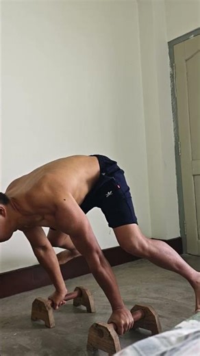 Straddle planche progression| Day 2 #calisthenics #motivation