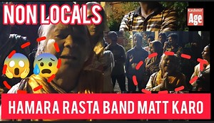 A Group of Non Locals, Owner of a House Located in Karangar, on Saturday Evening Staged Protest at Press Enclave Srinagar. As Per The Owner, The Path They are Using to Enter the said House Is Being Closed By His Neighbor (Dr. Qadri Lab). Protesters Appealed LG Administration to intervene in the Matter. | Kashmir Age