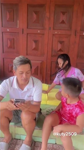 Nệm Pikachu mùi lạ quá