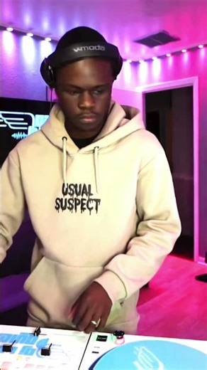 1 hour long Afrobeat mix just dropped on m YouTube #afrobeat #blend #afrobeatslovers #afrobeats