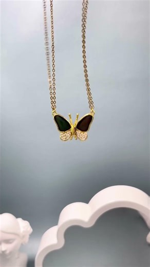 Lockets that come in different types and shapes