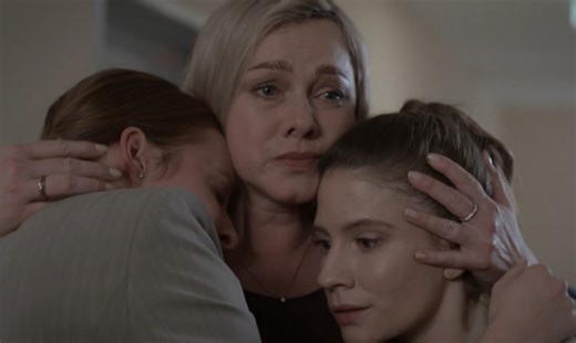 Nový seriál V zovretí vás udrží v napätí: Prináša rodinné vzťahy aj kriminálne napätie, aké tu ešte nebolo | TVNOVINY.sk