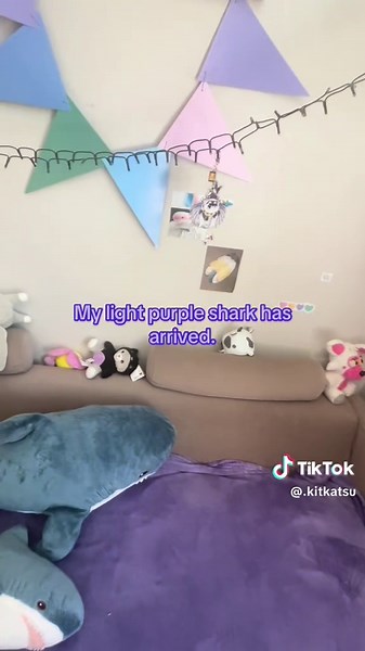 and its even bigger than the non-bootleg one,,,, 😭 (I love it anyway) #blahaj #shark #sharkplushie #sharkplush #lemonshark #purplesharks #silly #carcharhiniformes #sillyactivities #foryoupage #fypシ゚