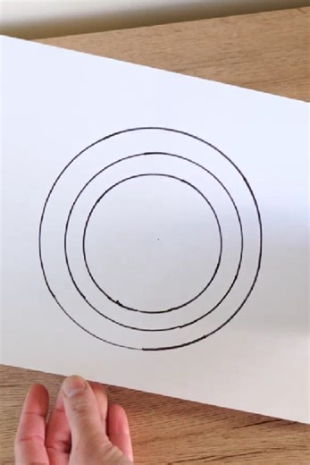 349K views · 412 reactions | How to Draw Perfect Circles by Hand | Crafty Gadgets | Facebook