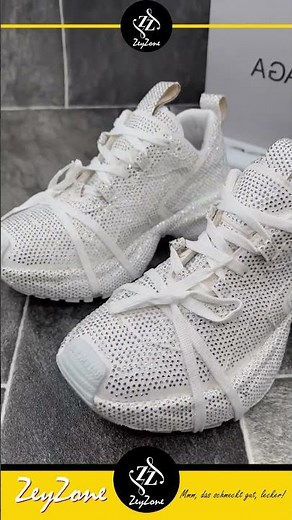 Wow! These sparkling white sneakers will transform your entire outfit! ✨👟