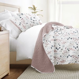 Lightweight Quilt Set Super Soft Wrinkle Resistant Quilted Coverlet Floral Patterns by Comfort Canopy