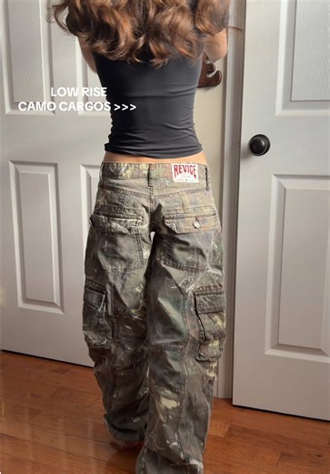 these are so worth the price 🙌💋 #fyp #camo #fashion #outfit | camo cargo pants