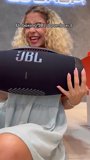 JBL Boombox 3 Unboxing and Review