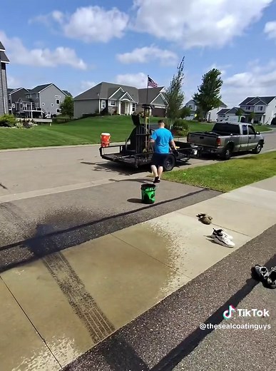 Sealcoating Techniques for Driveways: A Satisfying Process