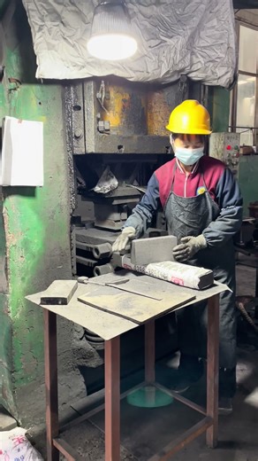 Sic refractory brick silicon carbide firebrick pressing molding