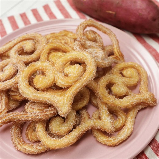 【おうちテーマパーク♪】誰でも簡単さつまいもチュロス / Sweet Potato Churros レシピはこちら！https://www.buzzfeed.com/jp/mihoarai/sweet-potato-churros | Tasty Japan