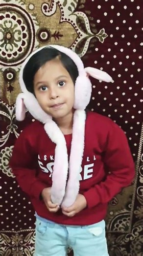 na na mujhe pyaar ho gaya song♥️💝 Girl Funny Dance#cutebaby #saudiarabia#earmuffs#viral#love #shorts