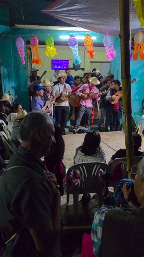 A todooo lo que da el fandango en la magisterial en #SantiagoTuxtla #Veracruz #LosTuxtlas una chulada las tradiciones de esta hermosa tierra 🥰 | MR Salomon