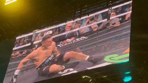 1st rd Highlights 6’5 Fundora 🇺🇸 Vs 5’8 Tszyu 🇦🇺 Tszyu down in first rd. undercard MPxBarrios. | Poging Japith TV