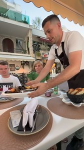 JUST NOW eating delicious #seafood at @mucrum_restoran with family 🦪🍝🍤 prepared by #bestchefintown @marijopeliv 🧑‍🍳 #makarskariviera #dalmatia #croatia #mediterranean #mediterraneanlife #mediterraneanstyle 🎥 by @vice.rudan.photography from @makarska.riviera.beaches 🎥 | Makarska Rivijera Plaže