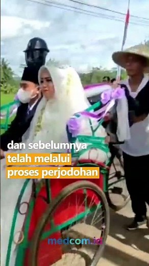 VIRAL! PERNIKAHAN MASSAL 10 PASANGAN SANTRI DI PONPES CIAMIS