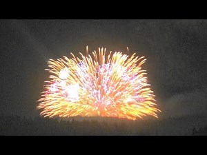 4K【衝撃の瞬間】失敗！！世界最大の片貝花火【四尺玉】が地上付近で大爆発！！見たことのない巨大な黒煙が上がる！！