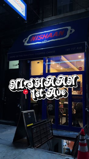 can I get a chopped cheese the Pakistani way ?? @Nishaan | Pakistani Chopped 🧀 - delivered 😋 @Adnan N Samia @Samia ordered: - samosa elote chaat (spicy) : 5/10 was ok - lamb chopped cheese 7/10 - nihari barbacoa tacos : 8.5/10 (has a kick! pairs great with the salsa) drinks: mango fizz refresher : 7.5/10 lychee rose refresher : 9/10 thai chai : 9/10 (not shown) #nycfood #halalfoodnyc #halalfood #fyp #choppedcheese