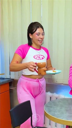 دبابيس تصرخ؟! 📌🤣 لن تصدق هذا! #دبابيس #مفاجأة #مضحك