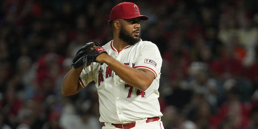 Tigers finalize 1-year deal with active saves leader Jansen