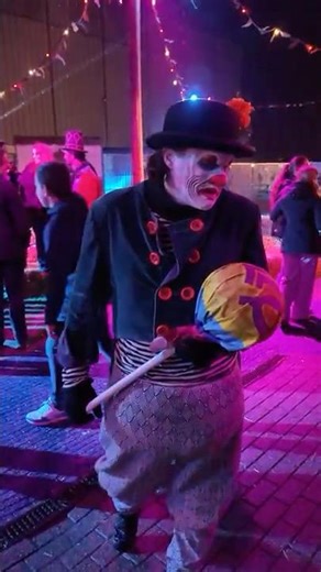 SCARY CLOWNS IN CIRCUS! 🤡 Scarezone Cirque #toverland #halloweennights 2025 #clown #shorts #spooky