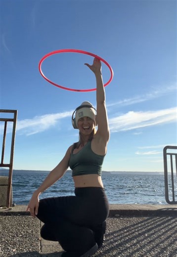 Sometimes you gotta just hoop it out… New to hooping? Comment GUIDE and I’ll send you my FREE hoop sizing guide so you can pick out your first hula hoops with confidence! Using my faveeee hoop as always.. 28” 3/4 from the Queen herself @livijoyhoops Use code “Soulhoopacademy” at checkout to save 💜💜💜 #flowarts #hulahooper #hoopdance #hoopersoftt #hooplah #soulhoopacademy #hulahoop #learnhulahoop