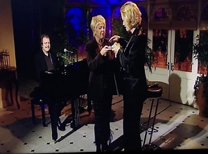Something very special for you today. This video is from my collection and has never been uploaded before. Hear Cybill sing this beautiful British song on a talkshow in 2002. | Cybill Shepherd Fansite