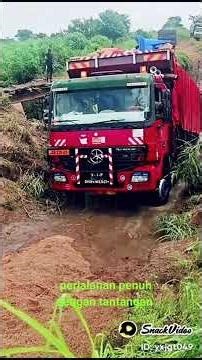 #jalan nya penuh dengan tantangan