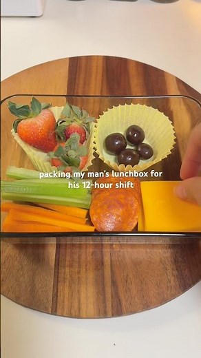 Packing my man’s lunchbox for his 12-hour shift ✨🧃 #packinglunchbox #lunchboxforhusband #shorts