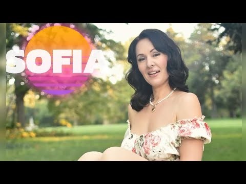 Sofia - Wiki & Biography of High Heel and Nylon Fashion Model