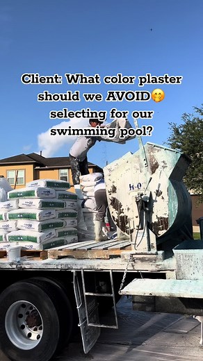 Client: What color plaster should we AVOID selecting for our swimming pool? Many will HATE others will LOVE ❤️ The combination of two pebble sizes in this pool finish creates a seamless and smooth texture that surpasses the texture of finishes made with only one size of pebbles. The glossy black pebbles used in this finish add a sophisticated touch. As a result, the water in the pool usually takes on a dark hue due to the black bottom. Signature Matrix: BLACK Follow and share if you would choose