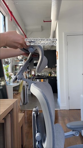 Discover the award-winning H2 Pro. Every detail—headrest to footrest—moves with you. 19 ways to perfect your posture, because comfort should always be personal. | Hinomi