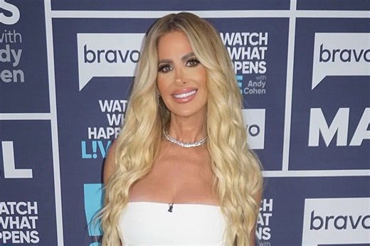 Kim Zolciak Shares a New Look at Her New Home's Glam Living Room: "Love My House" (PHOTO)