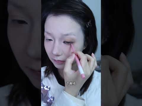 Hunan dialect teaches you how to apply the California sunset freckle makeup Just get a new