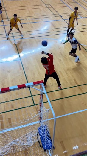 HKCハンドボール | 40歳を超えてこの熱量🔥全国マスターズに行ってきました☺️ 8/16.17と愛知県豊田市でハンドボール全国マスターズが行われています。参加資格は男性40歳以上、女性35歳以上となっています。この日692人が全国から集結しました。しばらく、この熱量を伝えていきます！... | Instagram