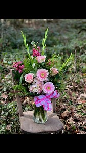 6.5K views · 341 reactions | Let’s make a pretty pink and white arrangement for an order. 勺 | Flowers by the Bunch | Facebook