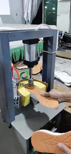 Shoe heel attached machine #shoemachine #shoemaking #shoemakingprocess #shoemakingcourse #shoemaker