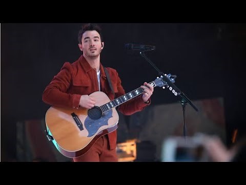 Kevin Jonas’ Epic Solo Debut ‘Changing’ at Jonas Brothers Concert Stuns Fans!