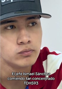 Ismael Sánchez Eating with Focus