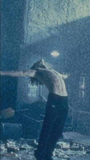 The Tragic On-Set Death of Brandon Lee During 'The Crow' Filming!!
