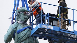 Richmond removes Confederate Soldiers and Sailors statue