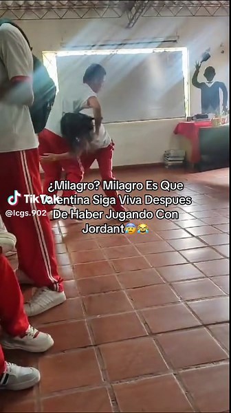 JAJA como la levanto😟😹 @Valen Blanco @𝕵𝖔𝖗𝖉𝖆𝖓𝖙 #902 #jugar #losmejores #flypシ #golpe #lentejas