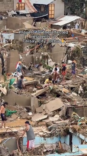 Aftermath of Typhoon Tino in San Isidro, Talisay City, Cebu — along the Mananga River. 🙏 Prayers for all affected families & residents. ❤️ #TinoPH #TalisayCity #Cebu #BangonCebu | Laag Ta Bai