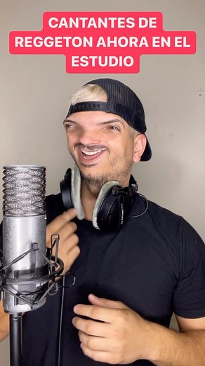 170K views · 47K reactions | Literal así escribí el tema de caliente caliente 藍 acepto críticas no pasa nada los quiero si aun no ven el tema esta el link en mi perfil  | Rbplayin | Facebook