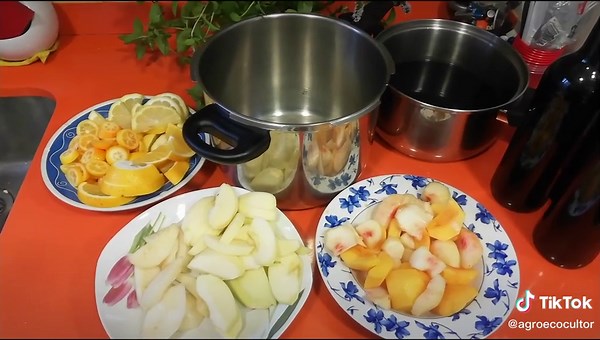 Zurra os enseña a preparar zurracapote, bebidas tradicional de las fiestas patronales de los pueblos riojanos. 😉