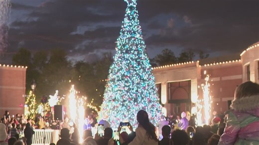 Glendale Glitters celebrates 30 years of holiday fun