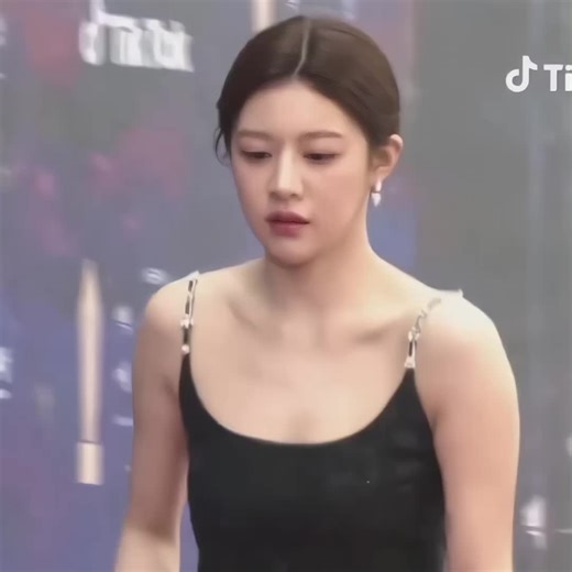 Go Youn Jung: Intriguing Life of an Introvert Artist